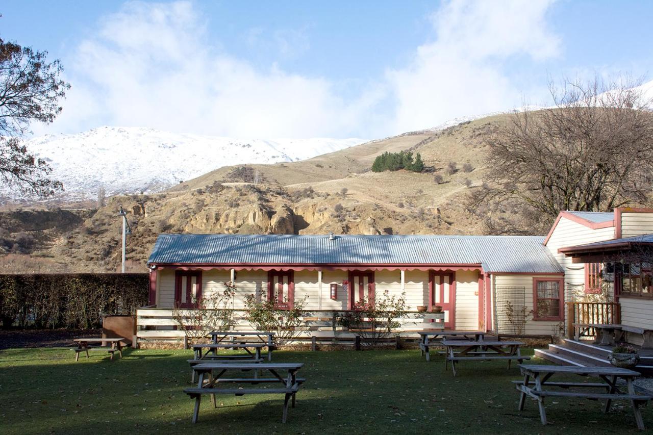 Cardrona Hotel Bagian luar foto