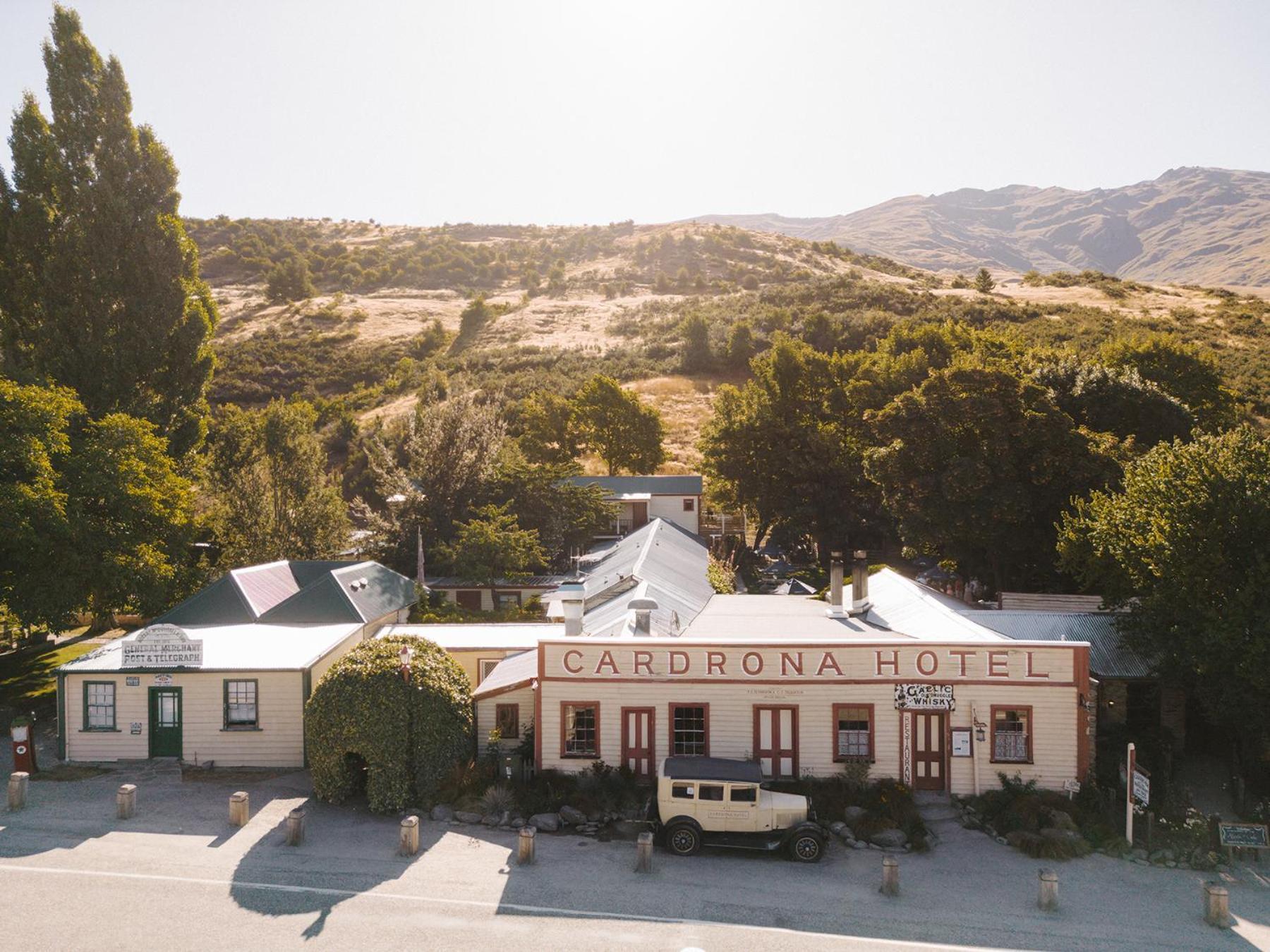 Cardrona Hotel Bagian luar foto