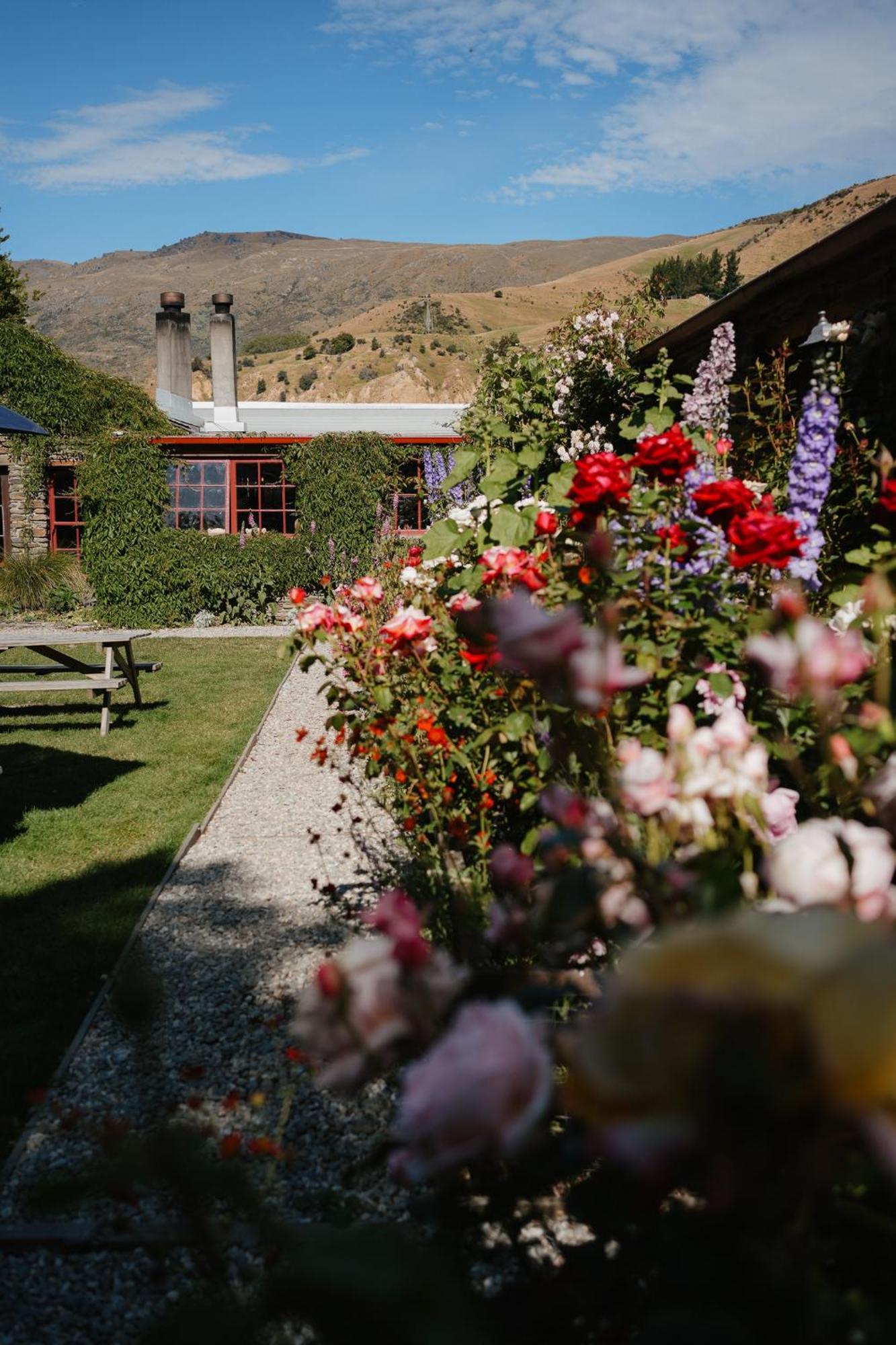 Cardrona Hotel Bagian luar foto