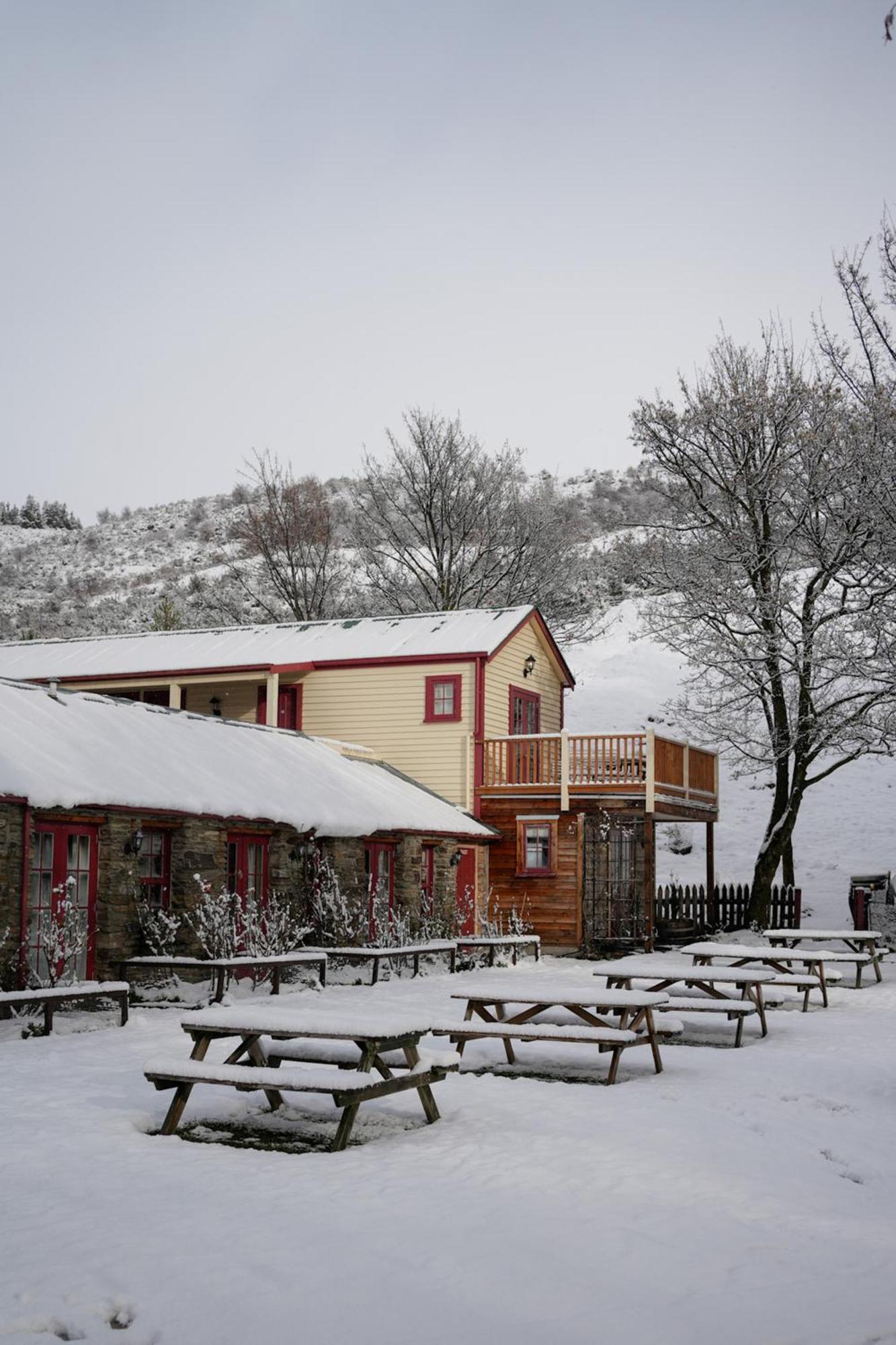 Cardrona Hotel Bagian luar foto