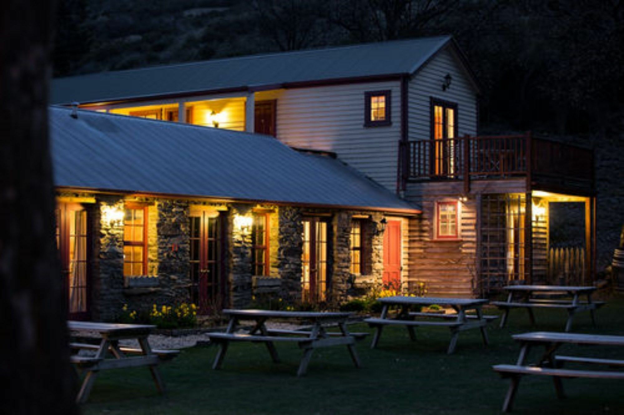 Cardrona Hotel Bagian luar foto